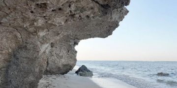 شاطئ الشعيبة.. وجهة سياحية واعدة تعزّز مسارات السياحة الاستكشافية والتاريخية