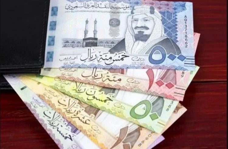سعر الريال السعودي مقابل الجنيه المصري والعملات العربية اليوم الأربعاء 6-10-1447