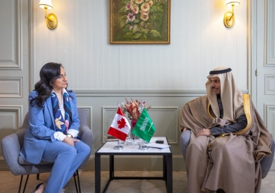 وزير الخارجية يبحث مستجدات المنطقة مع نظرائه بعدة دول