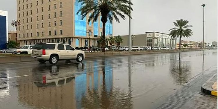 طقس المملكة الثلاثاء.. أمطار رعدية وزخات من البرد ورياح نشطة على عدة مناطق
