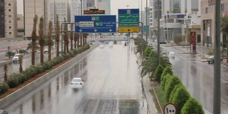 أمطار غزيرة على 11 منطقة بالمملكة.. ومكة المكرمة تتصدر المشهد
