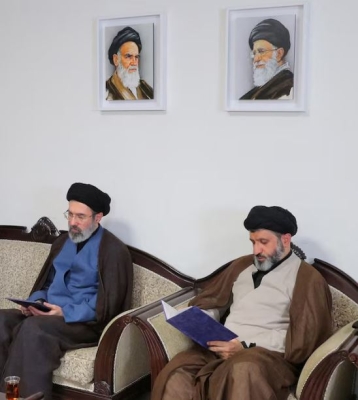 إيران تختار مجتبى خامنئي زعيما أعلى خلفا لوالده