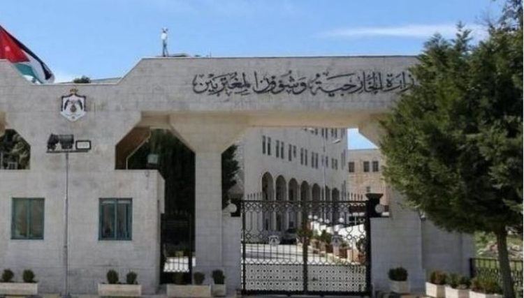 الأردن تدين بأشدّ العبارات الاعتداءين الإيرانيين على سفارتي أمريكا في المملكة والكويت