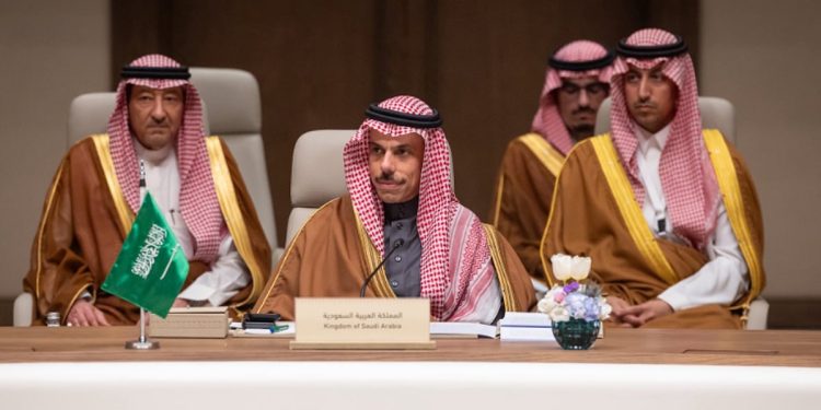 الاجتماع الوزاري التشاوري بالرياض يؤكد إدانة العدوان الإيراني على المنطقة