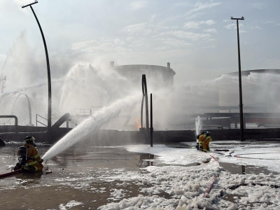 البحرين: إخماد حريق واعتراض 174 صاروخاً و385 مسيرة