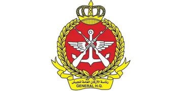 الدفاعات الجوية الكويتية تواصل التعامل مع طائرات مسيّرة اخترقت الأجواء