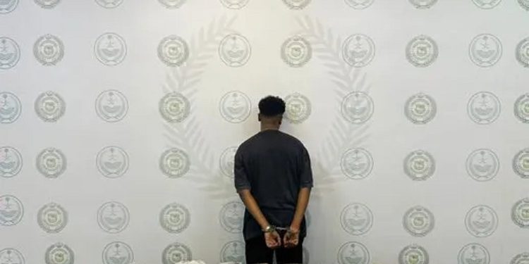 القبض على مواطن بمنطقة جازان لترويجه مادة الحشيش المخدر