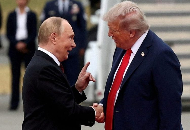 بعد مكالمة ترامب وبوتين.. الأسواق الأمريكية تتحول من الخسائر إلى ارتفاعات ملحوظة 