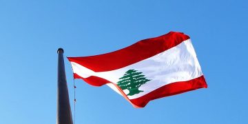 دبلوماسيون إيرانيون يغادرون لبنان بعد غارات إسرائيلية قرب السفارة