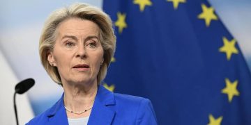 رئيسة المفوضية الأوروبية: شركاؤنا في الخليج يتعرضون لاعتداءات إيرانية والصراع الإقليمي يتوسع