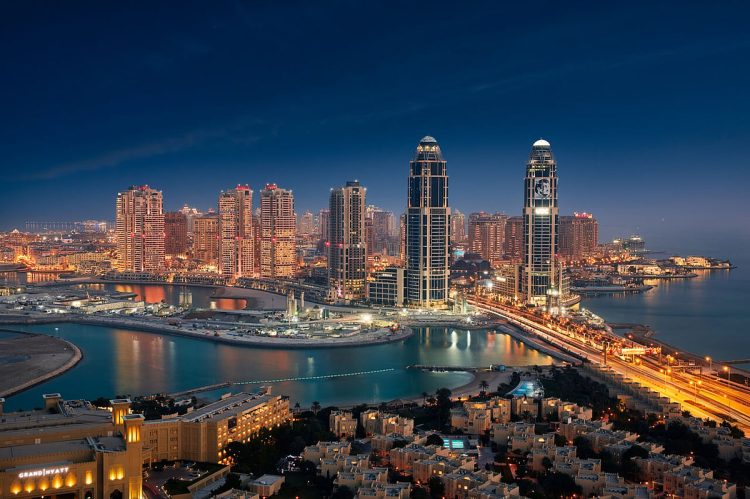 قطر: الأسواق والمؤسسات الصحية تعمل بصورة طبيعية