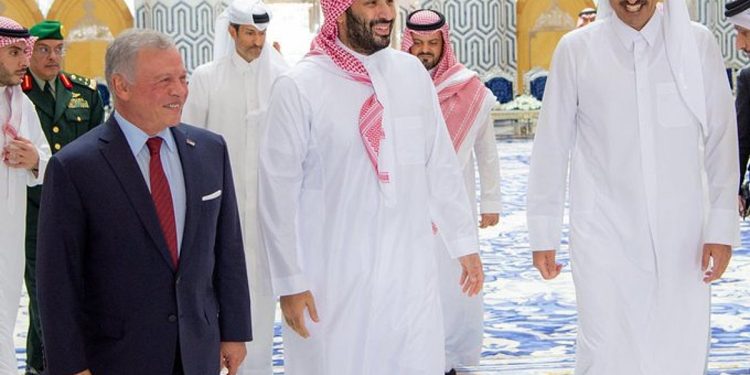 لقاء ثلاثي بين ولي العهد وملك الأردن وأمير قطر