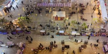 ليالي رمضان.. حراك ترفيهي وتجاري في قلب الباحة