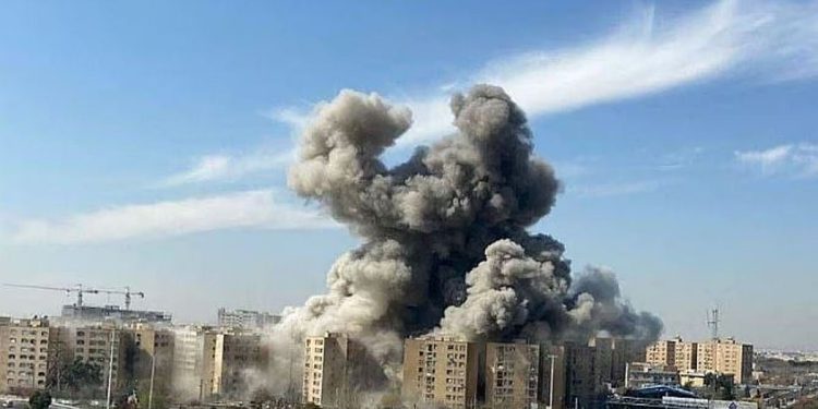 مسؤول إسرائيلي: لا يوجد ما يضمن انهيار النظام الإيراني خلال هذه الحرب