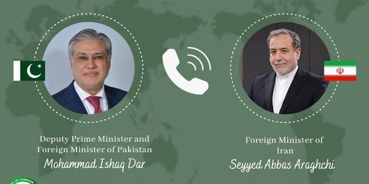 وزير الخارجية الباكستاني يبحث هاتفيا مع نظيره الإيراني سبل خفض التصعيد