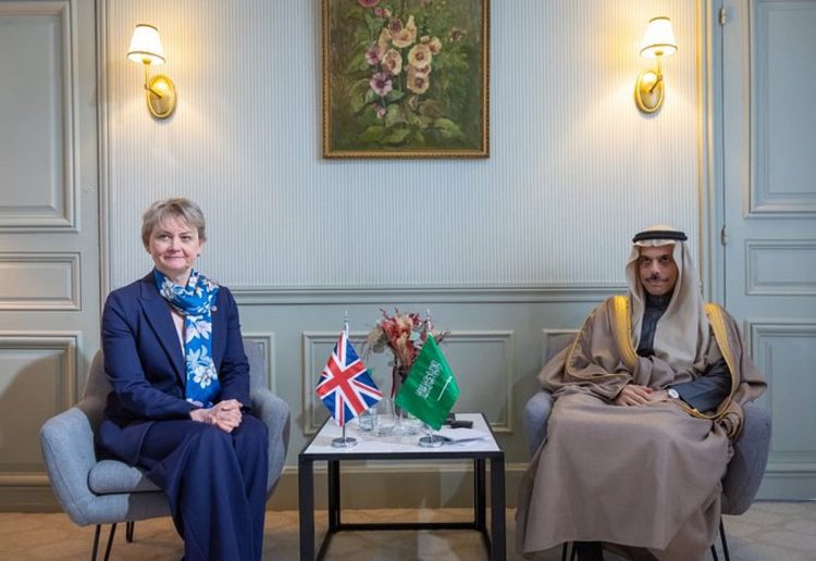 وزير الخارجية يبحث المستجدات على الساحة الإقليمية مع نظرائه في بريطانيا وألمانيا وإيطاليا