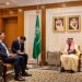 وزير الخارجية يبحث مع مبعوث الصين أمن واستقرار المنطقة