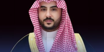 وزير الدفاع ونظيره الإماراتي يدينان العدوان الإيراني على البلدين