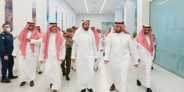 وزير الحج والعمرة يتفقد الاستعدادات الجارية لاستقبال ضيوف الرحمن في منفذ الحديثة