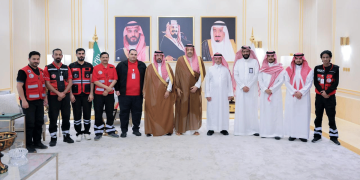 أمير الباحة يدشّن مشروع “أجهزة الصدمات بالأماكن العامة” لتعزيز فرص النجاة في حالات توقف القلب