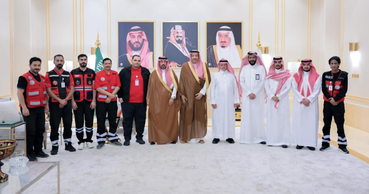 أمير الباحة يدشّن مشروع “أجهزة الصدمات بالأماكن العامة” لتعزيز فرص النجاة في حالات توقف القلب