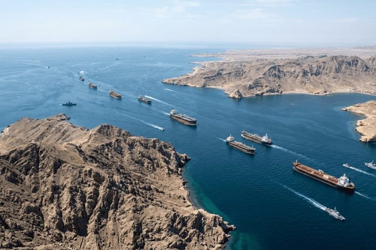 "وول ستريت جورنال": الجيش الأمريكي يستعد لمداهمة سفن مرتبطة بإيران خلال الأيام المقبلة