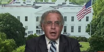 أستاذ علوم سياسية: أمريكا ستلجأ لحل عسكري ضد إيران حال عدم الاتفاق على التفاوض