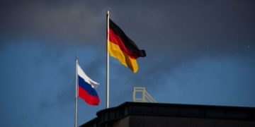 اتهامات ألمانية لروسيا باختراق هواتف نواب ومسؤولين