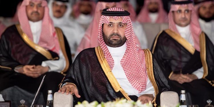 الأمير محمد بن عبدالعزيز يرعى حفل تخريج الدفعة الـ21 من طلبة جامعة جازان