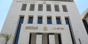 «الأوقاف» المصرية تجيز التوسل والتبرك بآل البيت والصالحين