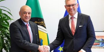 «البديوي» يبحث مع المفوض الأوروبي للشؤون الداخلية والهجرة آخر المستجدات في المنطقة