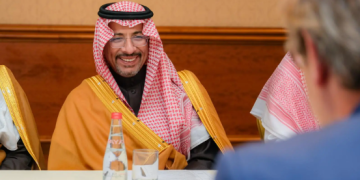 «الخريف» يبحث فرص تعزيز الشراكة مع فرنسا في قطاع التعدين والمعادن