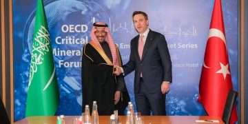 «الخريف» يناقش مع وزير الطاقة التركي سبل تعزيز التعاون بين البلدين في قطاع التعدين