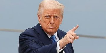 الرئيس الأمريكي: إيران تخسر 500 مليون دولار يوميا