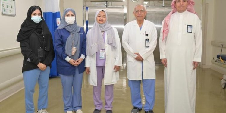 الرابعة من نوعها على مستوى العالم.. «عبدالله الطبية» تنجح في زراعة قوقعة لحالة نادرة