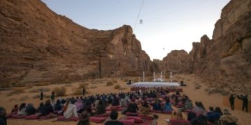 العُلا تحتفي باليوم العالمي للفن: منصة عالمية للإبداع الفني