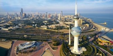 الكويت: 6 إصابات إثر سقوط مقذوفات وشظايا في منطقة سكنية