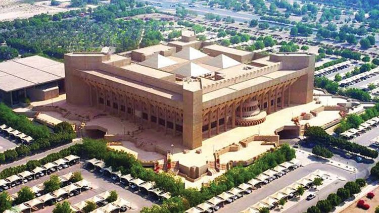 الهئية الملكية بينبع تنفذ تجربة حافلة الهيدروجين