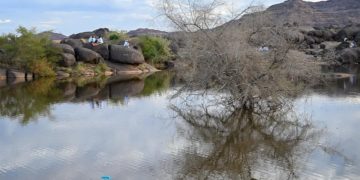 بحيرات «بئر عسكر» بنجران.. واحات طبيعية تأسر قلوب المتنزهين