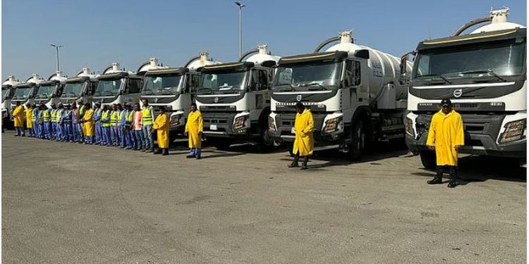 بمشاركة 9 آلاف فرد و2000 آلية.. أمانة الرياض تباشر أعمالها لمواجهة حالة الأمطار الغزيرة