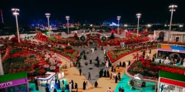 'بوليفارد فلاورز' تستقبل الزوار بأكبر حديقة للزهور في العالم