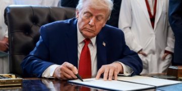 ترامب: إيران لن تمتلك سلاحاً نووياً