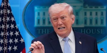 «ترامب» يدعو إيران إلى الاتصال بواشنطن إذا أرادت التفاوض