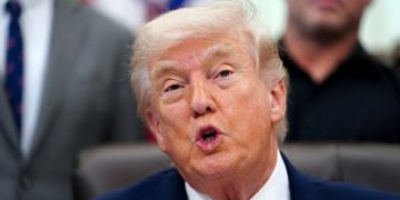 ترامب يمدد وقف إطلاق النار مع إيران