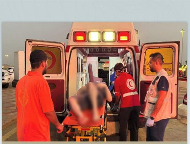 حرس الحدود بعسير ينقذ مواطنًا من الغرق أثناء ممارسة السباحة