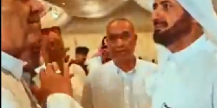 حوار عفوي بين وزير الحج وحجاج عراقيين في منفذ جديدة عرعر