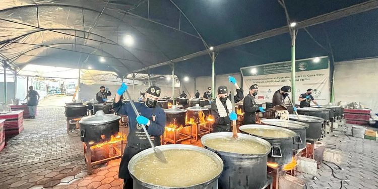 دعم سعودي يصل إلى 4 دول.. 40 ألف مساعدة غذائية للأسر الأكثر احتياجًا