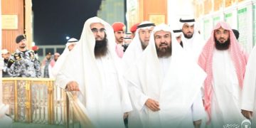 رئيس الشؤون الدينية يزور الروضة الشريفة ويؤكد أهمية الالتزام بالهدي النبوي في آداب الزيارة