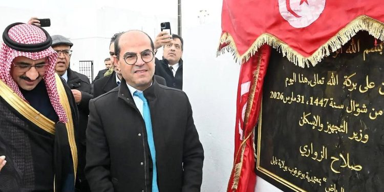سفير المملكة لدى تونس يُشرف على تسليم 74 وحدة سكنية ممولة من الصندوق السعودي للتنمية