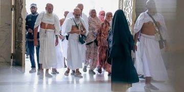 طلائع حجاج بيت الله الحرام يصلون إلى البيت العتيق وسط منظومة خدمات متكاملة